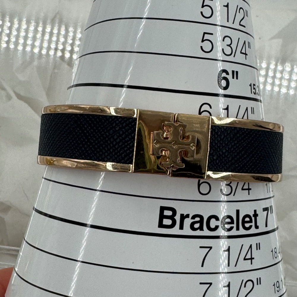 Tory Burch Kira Enameled Bangle Bracelet Navy Gold Logo Hinge Clasp 6.5 Inch - Picture 3 of 3